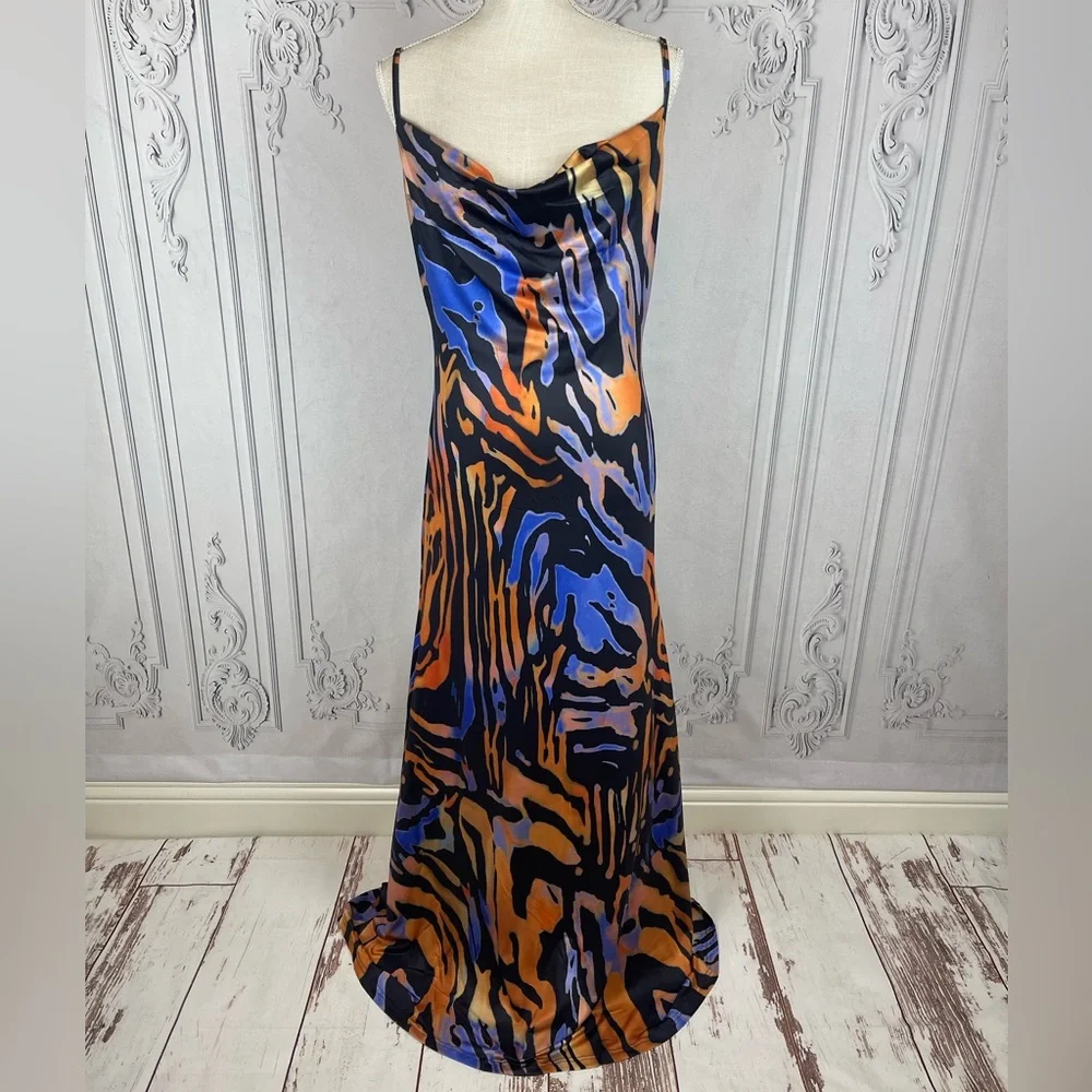 A Summer Romance Sexy Backless Tiger Maxi Dress - Picture 12 of 15